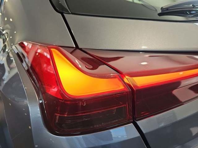 Lexus UX 250h Business 2WD 135 kW (184 CV) Vehículo usado en Madrid - 31