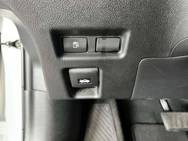 Lexus UX 250h Premium 135 kW (184 CV) Vehículo usado en Madrid - 17