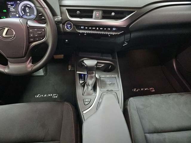 Lexus UX 250h Business 2WD 135 kW (184 CV) Vehículo usado en Madrid - 8