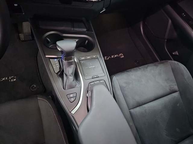 Lexus UX 250h Business 2WD 135 kW (184 CV) Vehículo usado en Madrid - 23