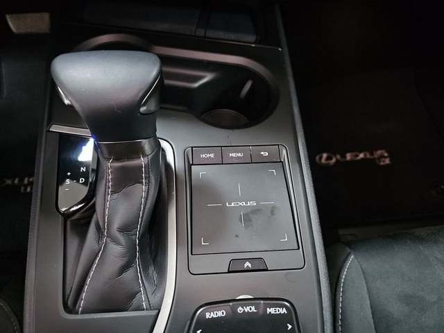 Lexus UX 250h Business 2WD 135 kW (184 CV) Vehículo usado en Madrid - 27