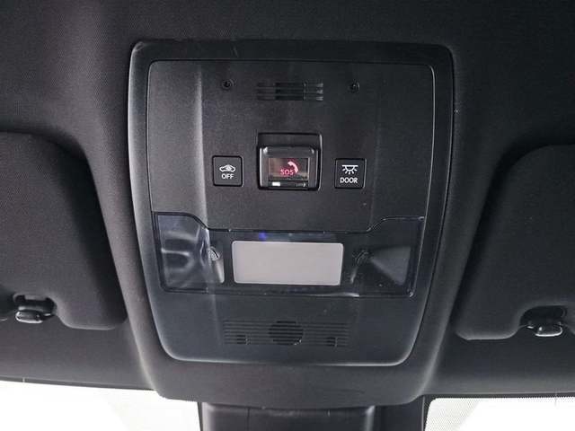 Lexus UX 250h Business 2WD 135 kW (184 CV) Vehículo usado en Madrid - 32