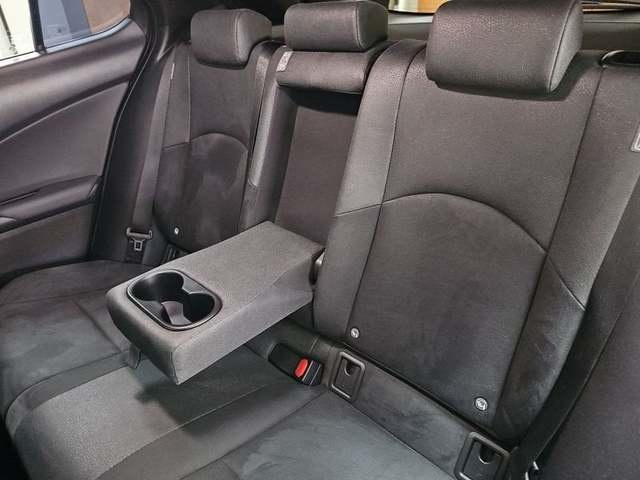 Lexus UX 250h Business 2WD 135 kW (184 CV) Vehículo usado en Madrid - 34