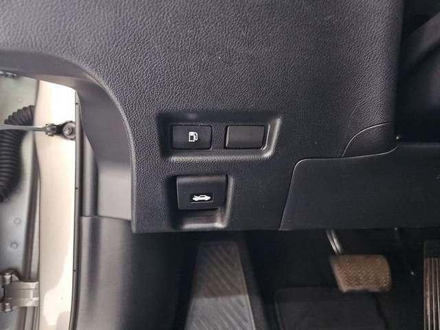 Lexus UX 250h Business 2WD 135 kW (184 CV) Vehículo usado en Madrid - 19