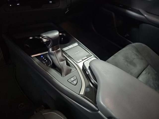 Lexus UX 250h Business 2WD 135 kW (184 CV) Vehículo usado en Madrid - 23 Lexus UX 250h Business 2WD 135 kW (184 CV) Vehículo usado en Madrid - 23