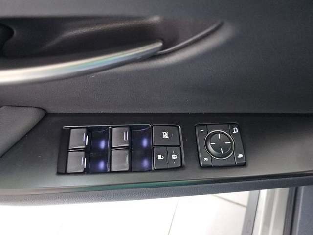 Lexus UX 250h Business 2WD 135 kW (184 CV) Vehículo usado en Madrid - 24