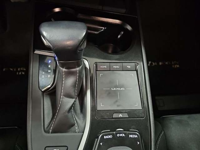Lexus UX 250h Business 2WD 135 kW (184 CV) Vehículo usado en Madrid - 27 Lexus UX 250h Business 2WD 135 kW (184 CV) Vehículo usado en Madrid - 27