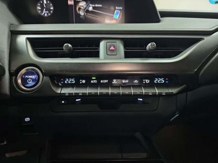 Lexus UX 250h Business 2WD 135 kW (184 CV) Vehículo usado en Madrid - 30 Lexus UX 250h Business 2WD 135 kW (184 CV) Vehículo usado en Madrid - 30