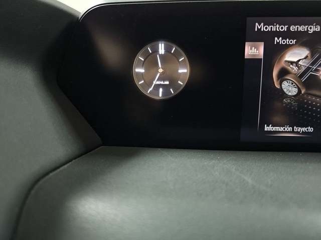 Lexus UX 250h Business 2WD 135 kW (184 CV) Vehículo usado en Madrid - 32