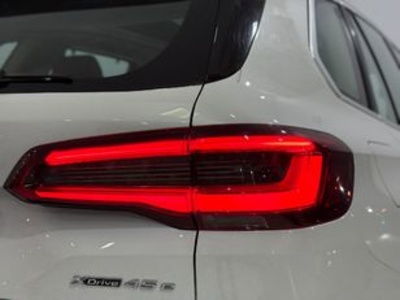 BMW X5 xDrive45e 290 kW (394 CV) BMW X5 xDrive45e 290 kW (394 CV)