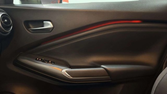 NissanJuke DIG-T N-Connecta 4x2 84 kW (114 CV) Vehículo usado en Barcelona - 15 NissanJuke DIG-T N-Connecta 4x2 84 kW (114 CV) Vehículo usado en Barcelona - 15