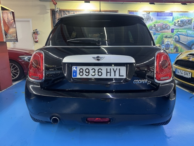 MINIMINI 3 Puertas Cooper D 85 kW (116 CV) Vehículo usado en Barcelona - 9
