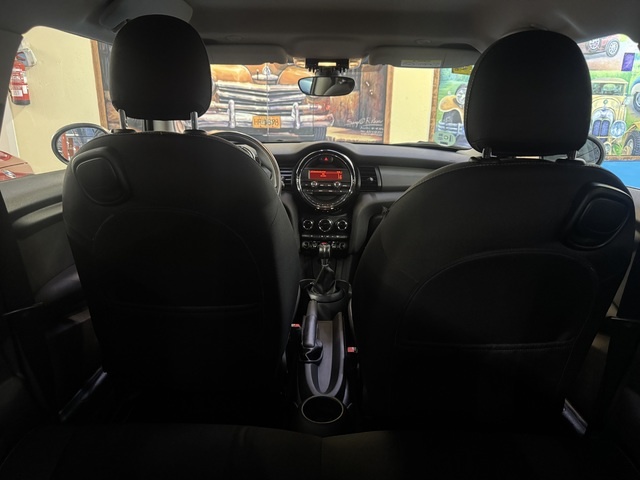 MINIMINI 3 Puertas Cooper D 85 kW (116 CV) Vehículo usado en Barcelona - 11