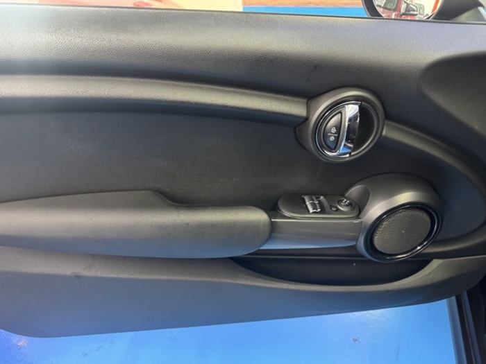 MINIMINI 3 Puertas Cooper D 85 kW (116 CV) Vehículo usado en Barcelona - 13 MINIMINI 3 Puertas Cooper D 85 kW (116 CV) Vehículo usado en Barcelona - 13