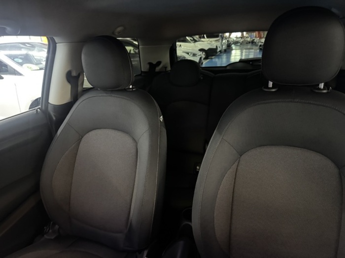MINIMINI 3 Puertas Cooper D 85 kW (116 CV) Vehículo usado en Barcelona - 24 MINIMINI 3 Puertas Cooper D 85 kW (116 CV) Vehículo usado en Barcelona - 24