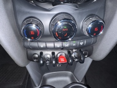 MINI MINI 3 Puertas Cooper D 85 kW (116 CV) MINI MINI 3 Puertas Cooper D 85 kW (116 CV)