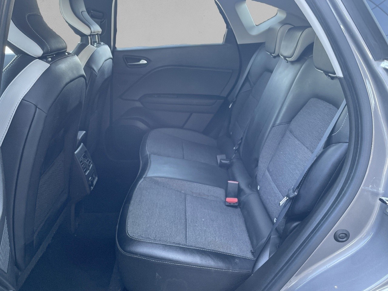 Renault Captur Zen E-TECH Híbrido enchufable 118 kW (160 CV) - 9