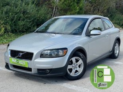 Volvo C30 1.6 Momentum 74 kW (100 CV) Volvo C30 1.6 Momentum 74 kW (100 CV)