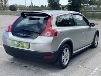 Volvo C30 1.6 Momentum 74 kW (100 CV) Volvo C30 1.6 Momentum 74 kW (100 CV)