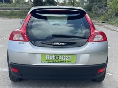 Volvo C30 1.6 Momentum 74 kW (100 CV) Volvo C30 1.6 Momentum 74 kW (100 CV)
