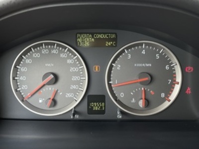 Volvo C30 1.6 Momentum 74 kW (100 CV) Volvo C30 1.6 Momentum 74 kW (100 CV)