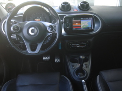 Smart ForFour Brabus 80 kW (109 CV) Smart ForFour Brabus 80 kW (109 CV)