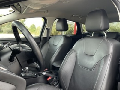 Ford Focus 1.6 TDCI Titanium 84 kW (115 CV) Ford Focus 1.6 TDCI Titanium 84 kW (115 CV)