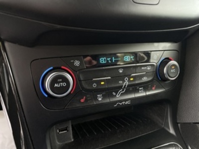 Ford Focus 1.6 TDCI Titanium 84 kW (115 CV) Ford Focus 1.6 TDCI Titanium 84 kW (115 CV)