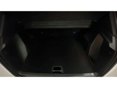 Peugeot 2008 PureTech 130 S&S Allure Pack EAT8 96 kW (130 CV) Peugeot 2008 PureTech 130 S&S Allure Pack EAT8 96 kW (130 CV)