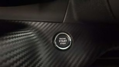 Peugeot 2008 PureTech 130 S&S Allure Pack EAT8 96 kW (130 CV) Peugeot 2008 PureTech 130 S&S Allure Pack EAT8 96 kW (130 CV)
