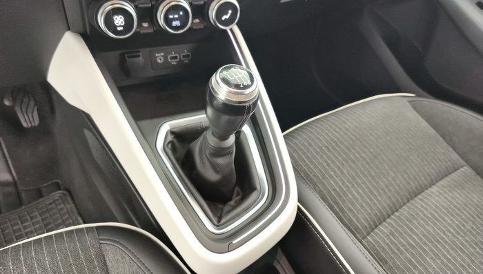 Renault Clio Techno TCe 66 kW (90 CV) - 23 Renault Clio Techno TCe 66 kW (90 CV) - 23