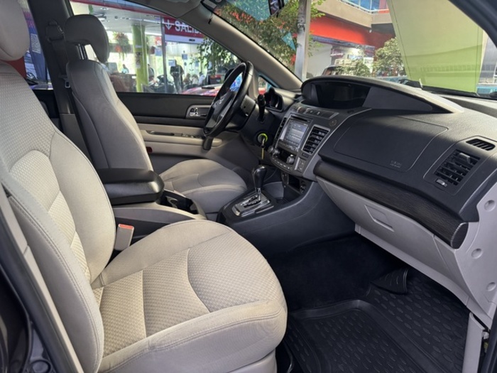 SsangyongRodius D22T Premium 131 kW (178 CV) Vehículo usado en Barcelona - 4 SsangyongRodius D22T Premium 131 kW (178 CV) Vehículo usado en Barcelona - 4