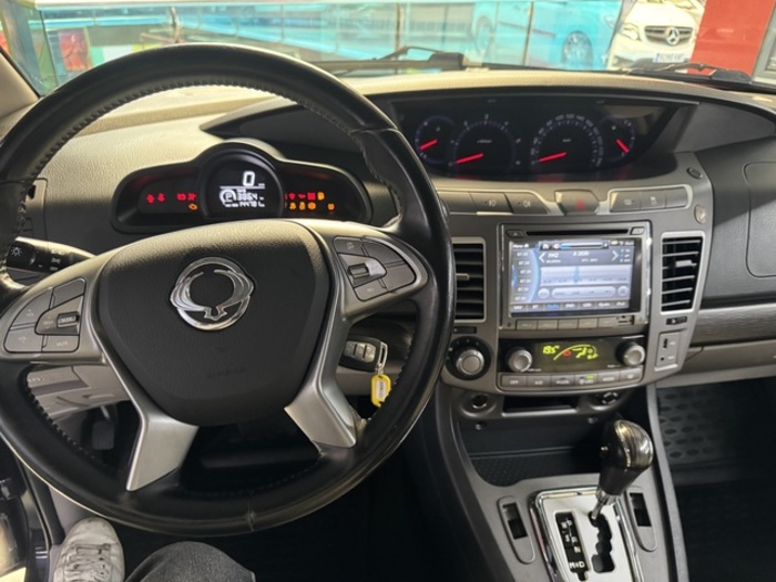 SsangyongRodius D22T Premium 131 kW (178 CV) Vehículo usado en Barcelona - 13 SsangyongRodius D22T Premium 131 kW (178 CV) Vehículo usado en Barcelona - 13