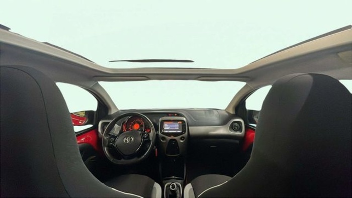 ToyotaAygo 1.0 70 x-play 51 kW (69 CV) Vehículo usado en Barcelona - 8 ToyotaAygo 1.0 70 x-play 51 kW (69 CV) Vehículo usado en Barcelona - 8