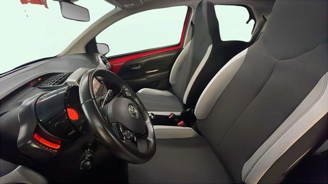 ToyotaAygo 1.0 70 x-play 51 kW (69 CV) Vehículo usado en Barcelona - 10