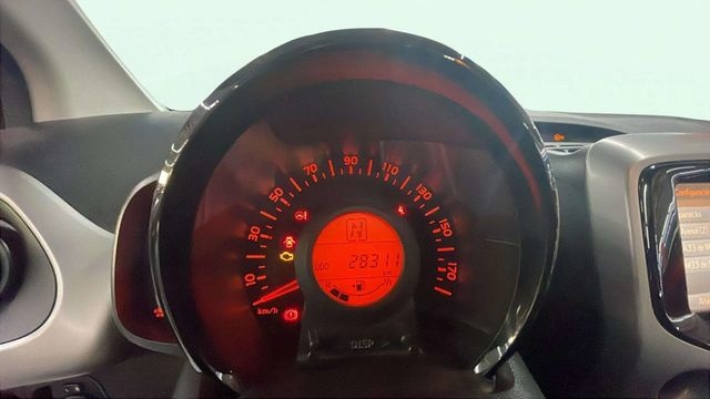 ToyotaAygo 1.0 70 x-play 51 kW (69 CV) Vehículo usado en Barcelona - 14