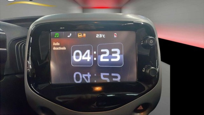 ToyotaAygo 1.0 70 x-play 51 kW (69 CV) Vehículo usado en Barcelona - 15 ToyotaAygo 1.0 70 x-play 51 kW (69 CV) Vehículo usado en Barcelona - 15