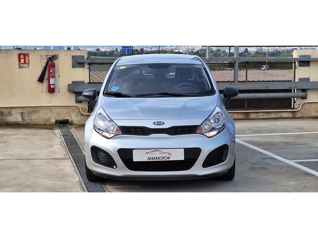 KiaRio 1.2 CVVT Concept 63 kW (85 CV) Vehículo usado en Barcelona - 2