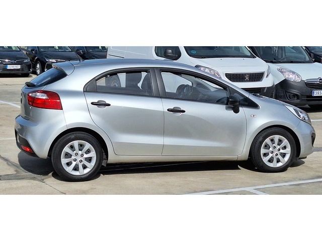 KiaRio 1.2 CVVT Concept 63 kW (85 CV) Vehículo usado en Barcelona - 5