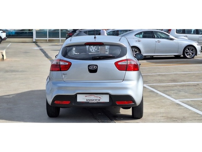 KiaRio 1.2 CVVT Concept 63 kW (85 CV) Vehículo usado en Barcelona - 7 KiaRio 1.2 CVVT Concept 63 kW (85 CV) Vehículo usado en Barcelona - 7