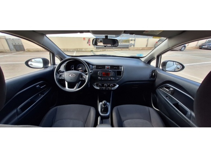 KiaRio 1.2 CVVT Concept 63 kW (85 CV) Vehículo usado en Barcelona - 11 KiaRio 1.2 CVVT Concept 63 kW (85 CV) Vehículo usado en Barcelona - 11