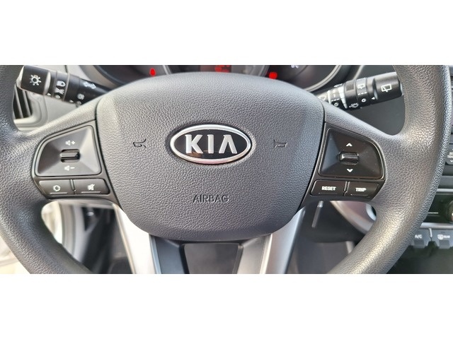 KiaRio 1.2 CVVT Concept 63 kW (85 CV) Vehículo usado en Barcelona - 16