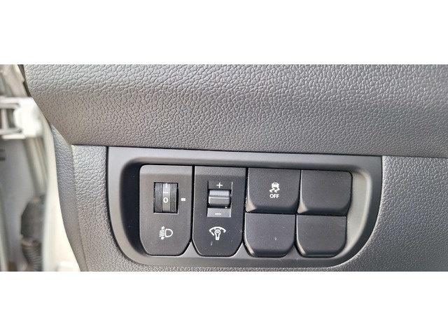 KiaRio 1.2 CVVT Concept 63 kW (85 CV) Vehículo usado en Barcelona - 17 KiaRio 1.2 CVVT Concept 63 kW (85 CV) Vehículo usado en Barcelona - 17