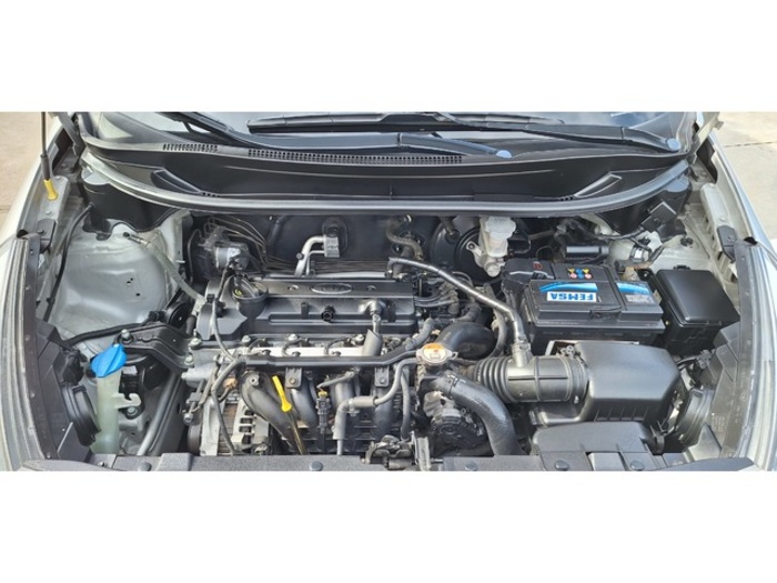 KiaRio 1.2 CVVT Concept 63 kW (85 CV) Vehículo usado en Barcelona - 25 KiaRio 1.2 CVVT Concept 63 kW (85 CV) Vehículo usado en Barcelona - 25