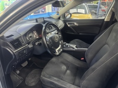 Lexus CT 200h Luxury 100 kW (136 CV) Lexus CT 200h Luxury 100 kW (136 CV)