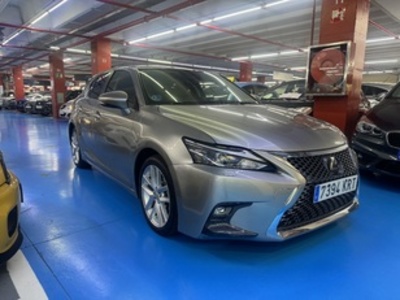 Lexus CT 200h Luxury 100 kW (136 CV) Lexus CT 200h Luxury 100 kW (136 CV)