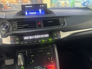 Lexus CT 200h Luxury 100 kW (136 CV)