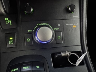 Lexus CT 200h Luxury 100 kW (136 CV)