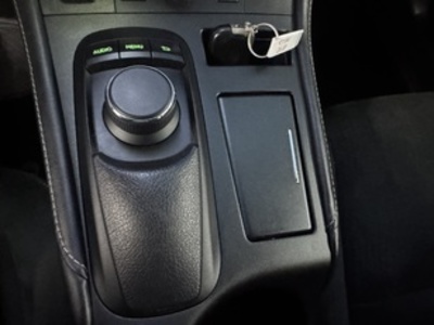 Lexus CT 200h Luxury 100 kW (136 CV) Lexus CT 200h Luxury 100 kW (136 CV)