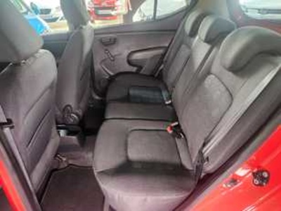 Hyundai i10 1.1 Style 49 kW (66 CV) Hyundai i10 1.1 Style 49 kW (66 CV)